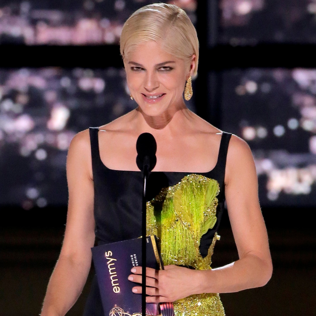 Selma Blair’s Shock 2022 Emmys Look Sparks Standing Ovation Selma Blair’s Shock 2022 Emmys Look Sparks Standing Ovation